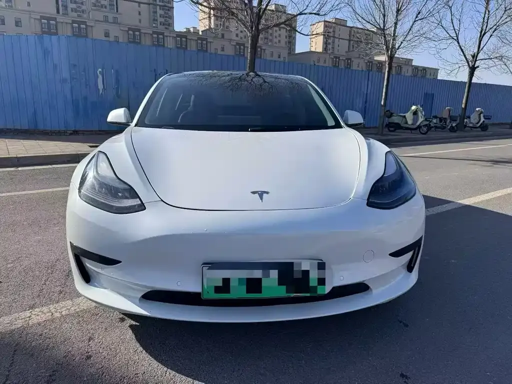 Tesla Model 3 — фото 5