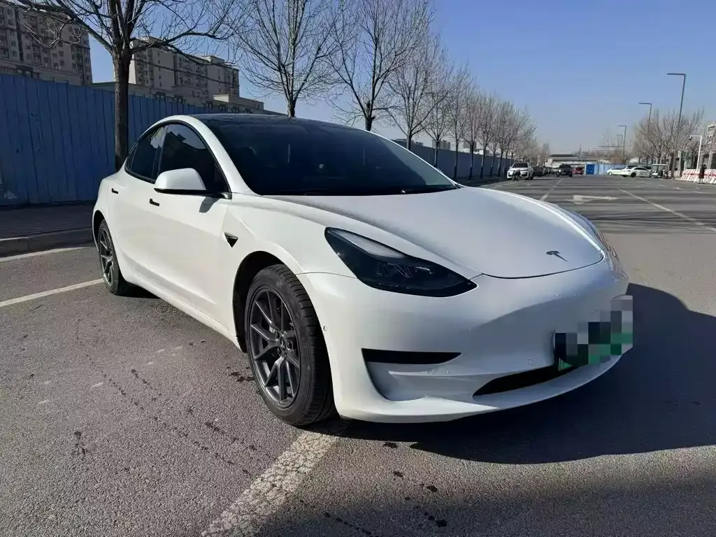 Tesla Model 3 — фото 3
