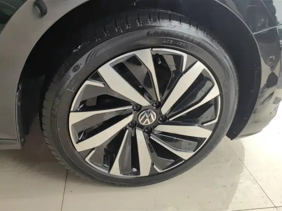 Volkswagen Passat — фото 7