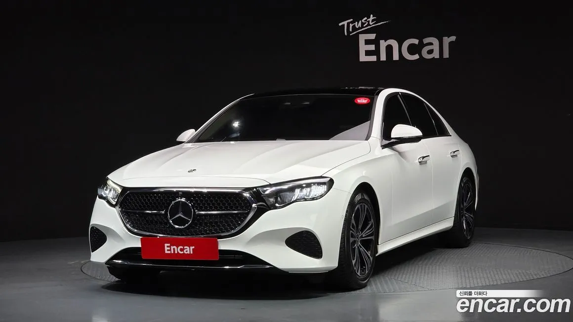 Mercedes-Benz E-Class — фото 1