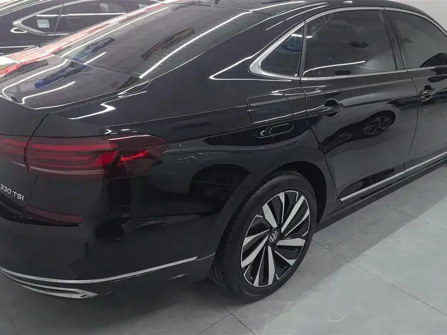 Volkswagen Passat — фото 10