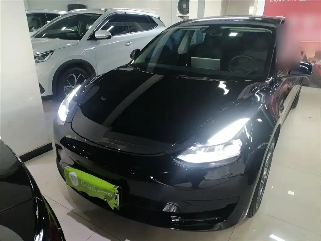 Tesla Model 3 — фото 3