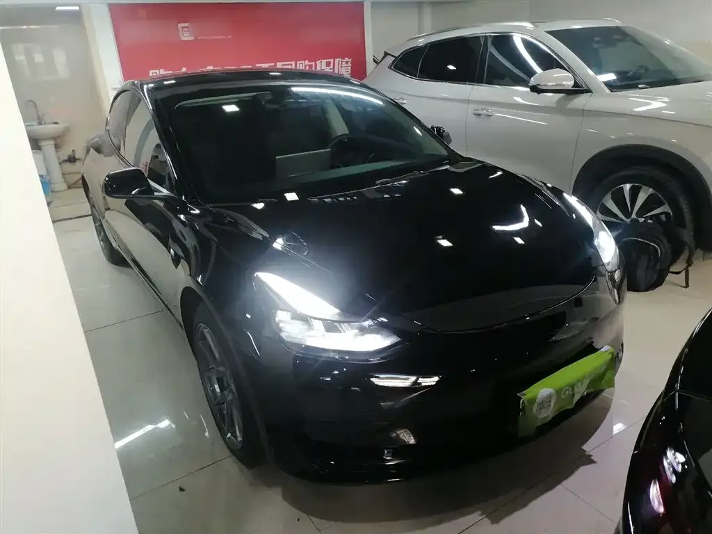 Tesla Model 3 — фото 10