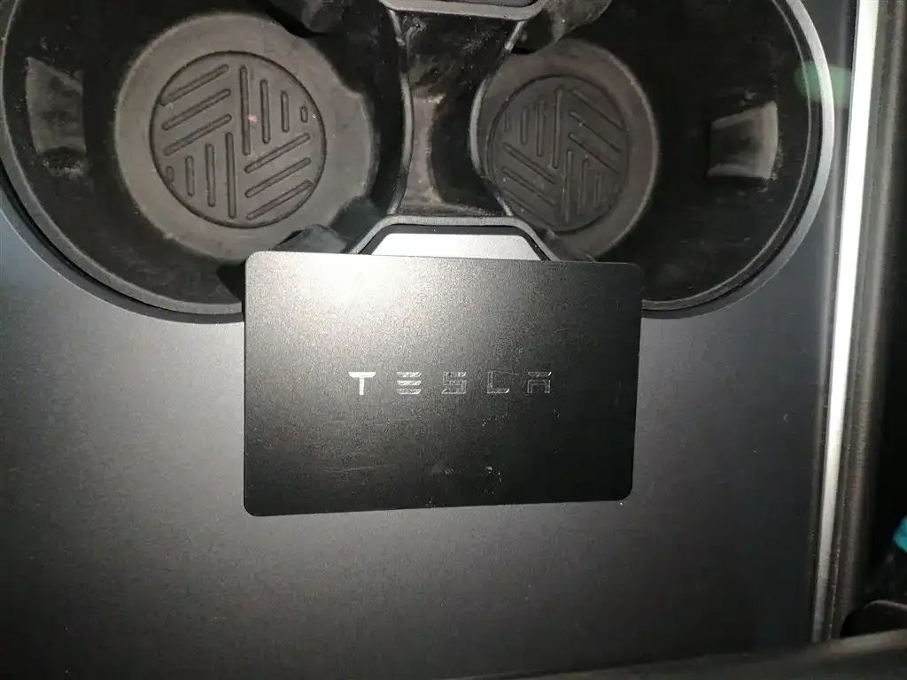 Tesla Model 3 — фото 5