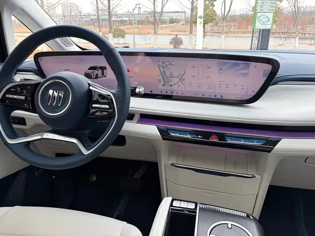 Buick GL8 Hybrid — фото 4
