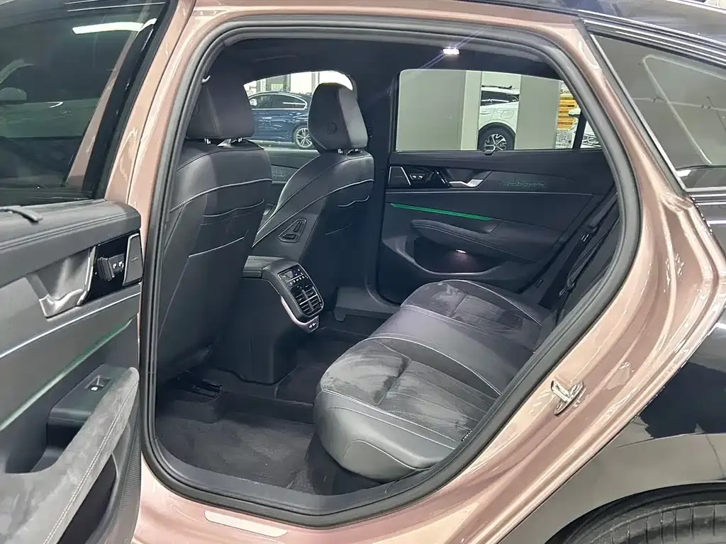 Volkswagen Passat — фото 6