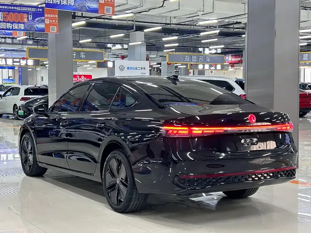 Volkswagen Passat — фото 5