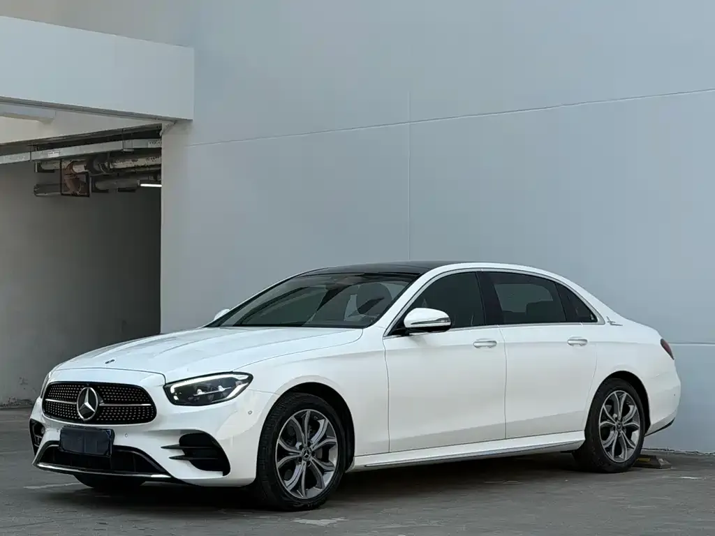 Mercedes-Benz E-Class — фото 5
