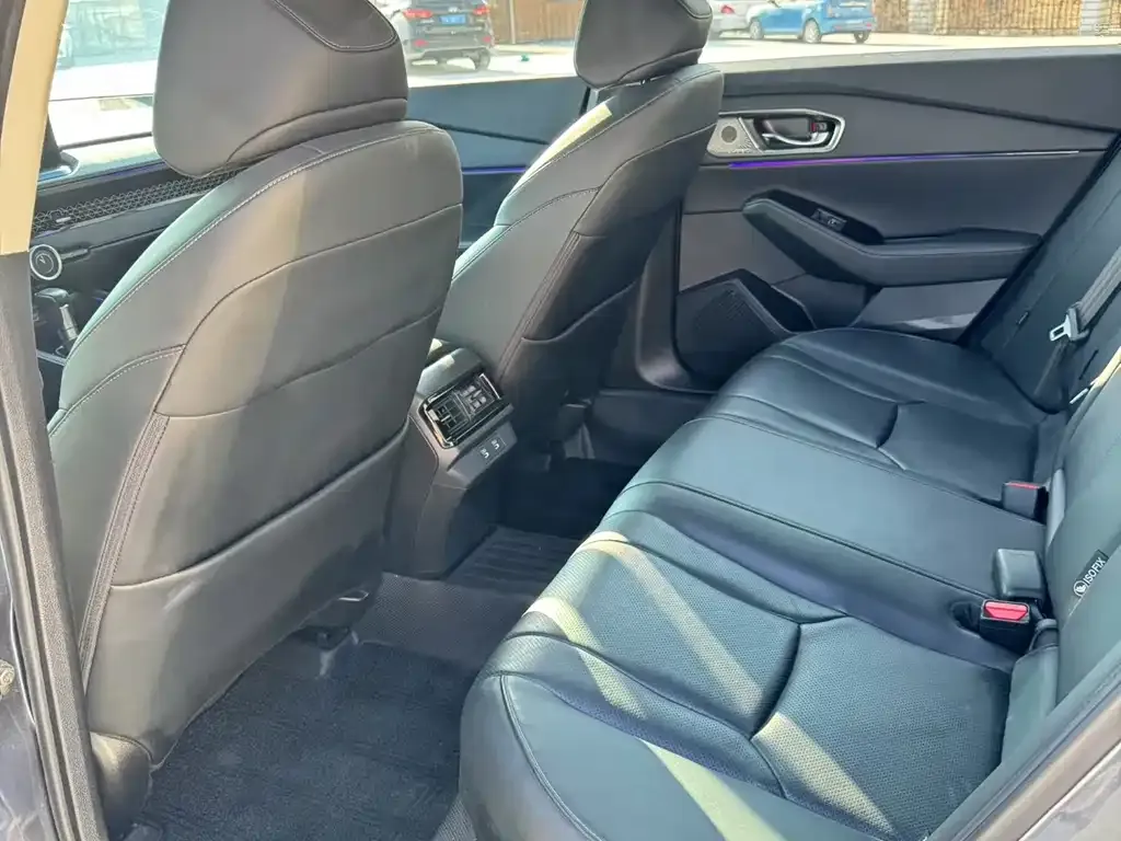 Honda Accord — фото 8