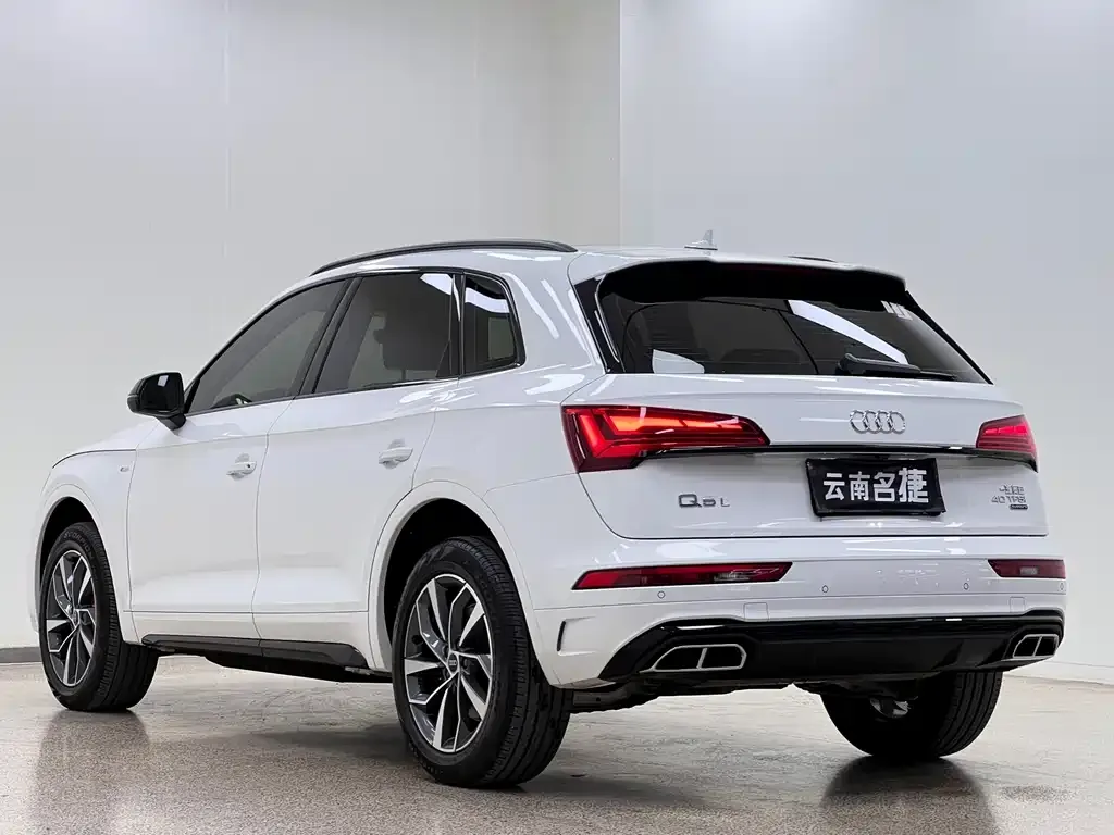 Audi Q5L — фото 3