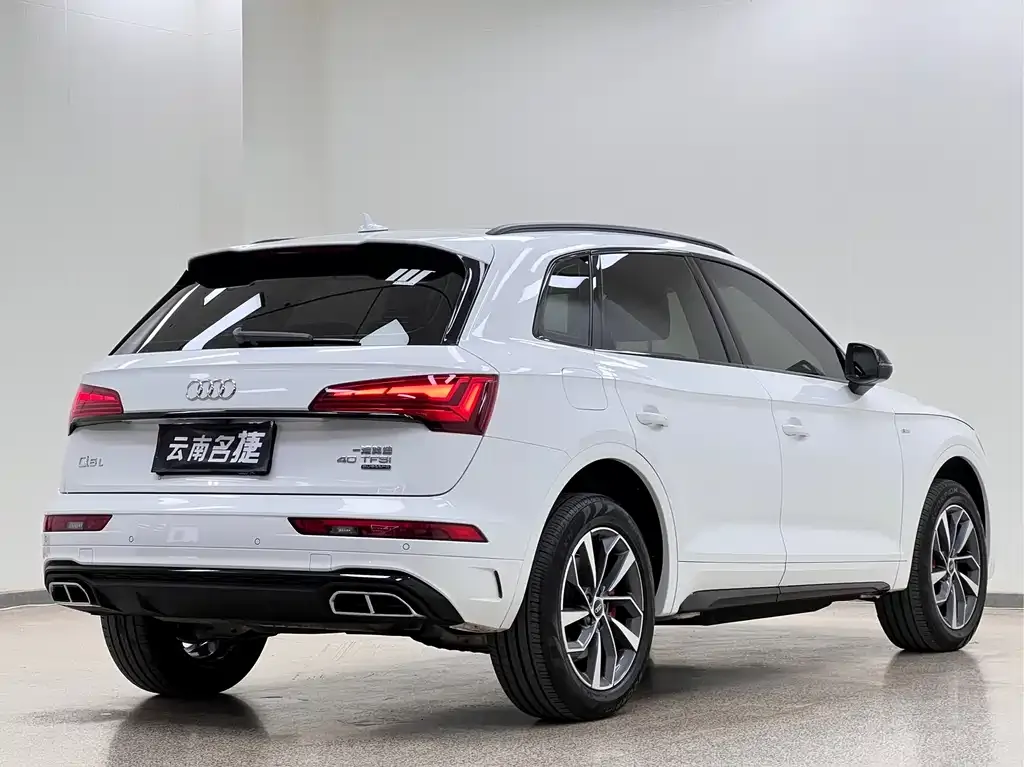 Audi Q5L — фото 4