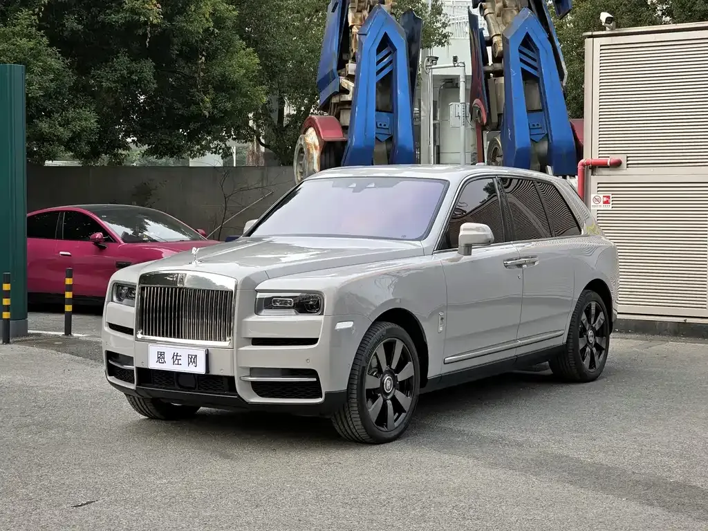 Rolls-Royce Cullinan — фото 1