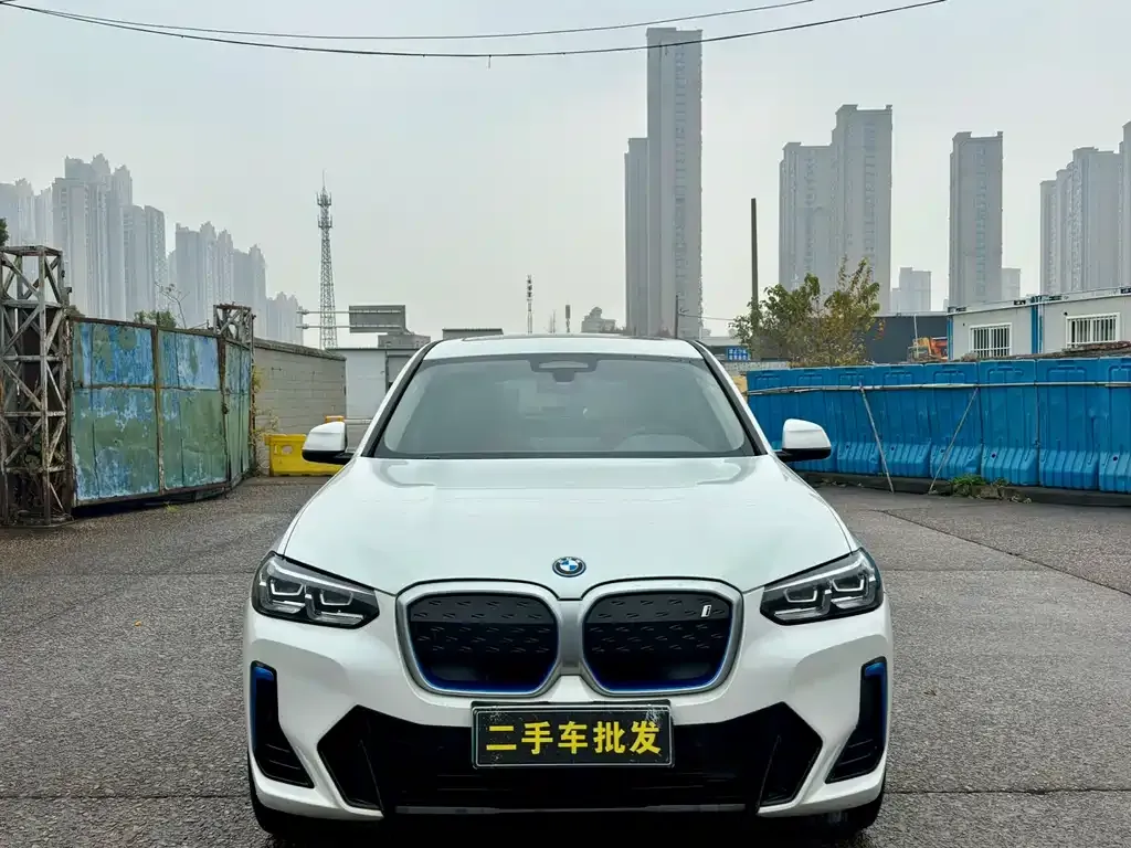 BMW iX3 — фото 2