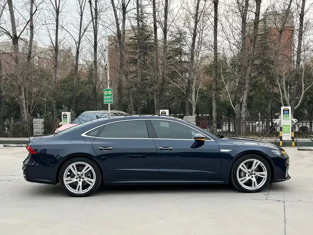 Audi A7L — фото 4