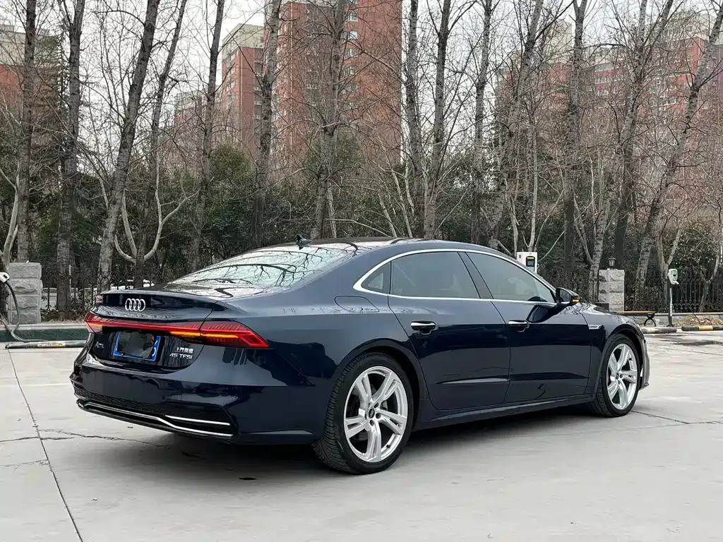 Audi A7L — фото 10