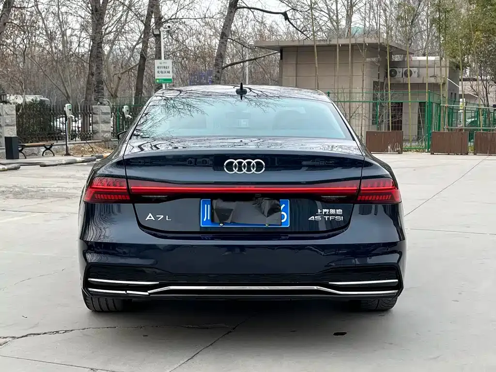 Audi A7L — фото 8