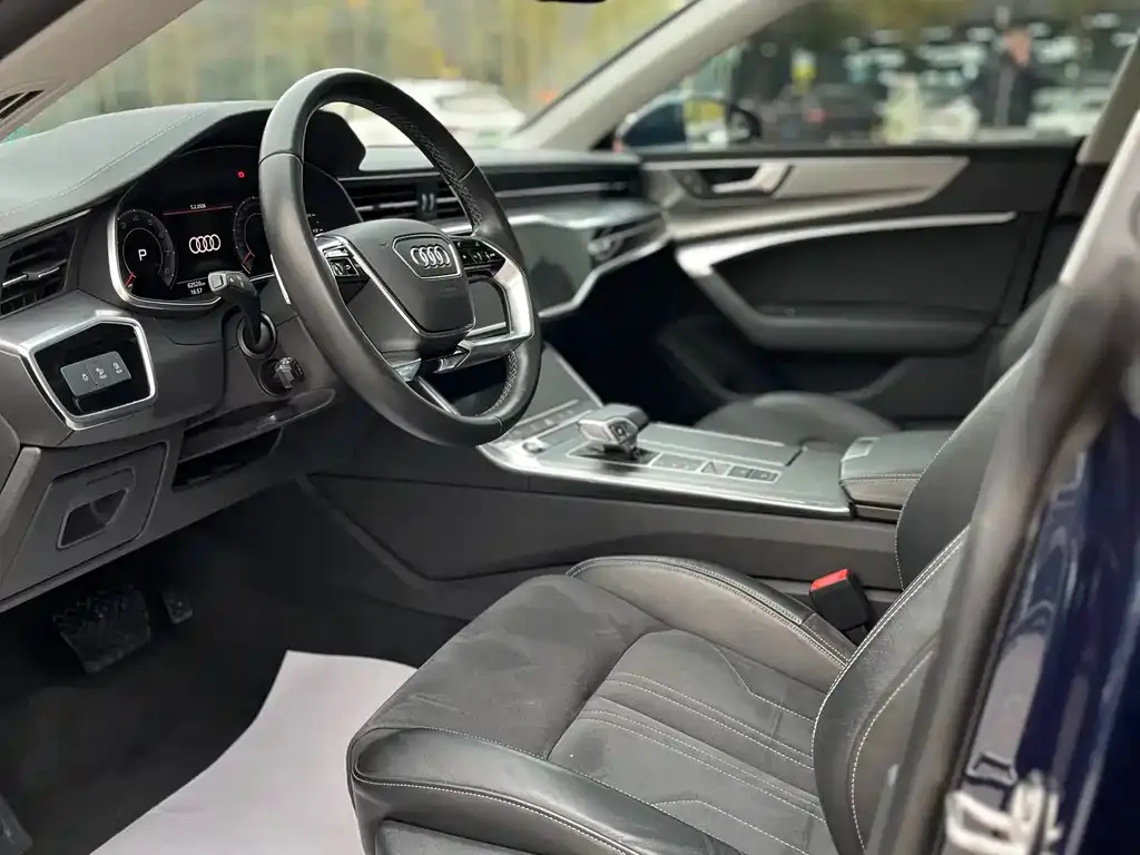 Audi A7L — фото 6