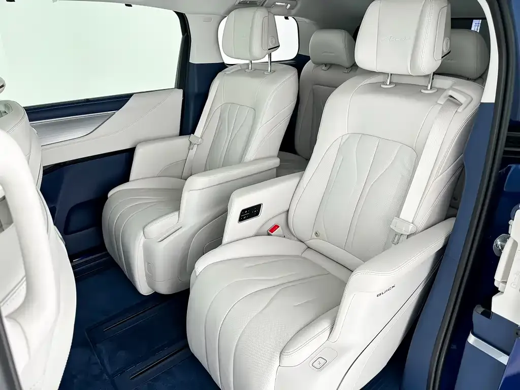 Buick GL8 Hybrid — фото 9