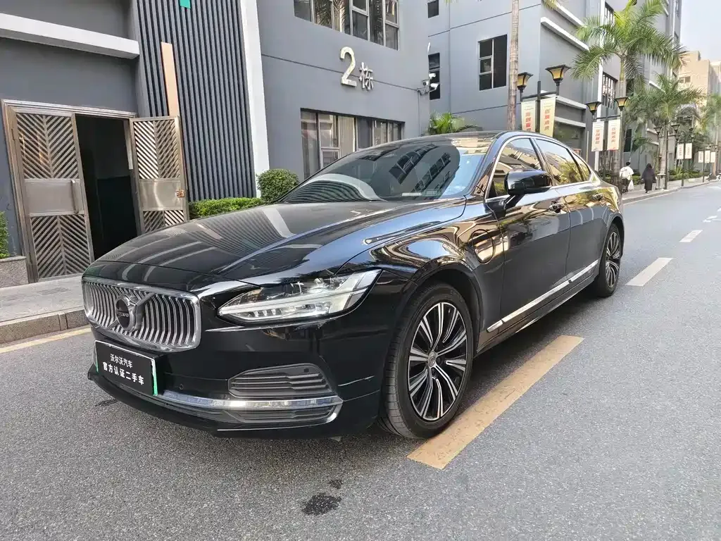 Volvo S90 PHEV — фото 1