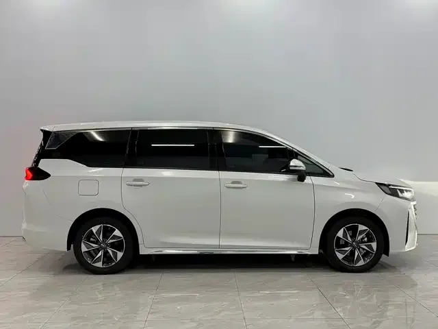 GAC Motor Trumpchi M6 — фото 10