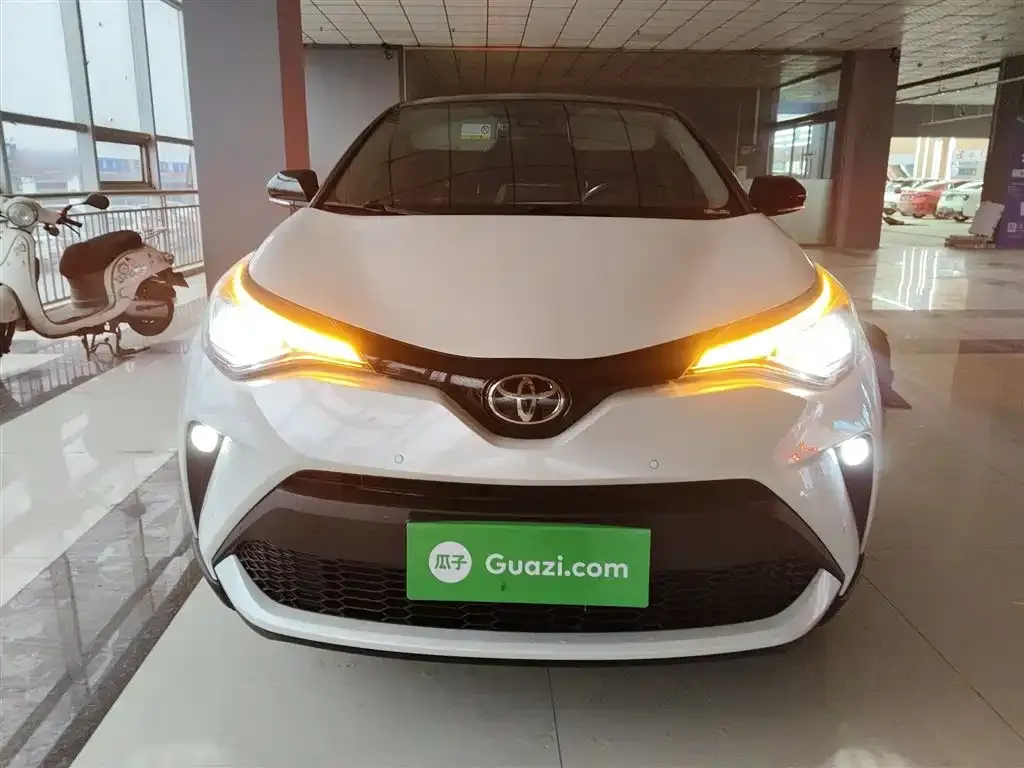 Toyota C-HR — фото 7