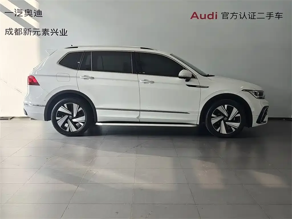 Volkswagen Tiguan L — фото 3