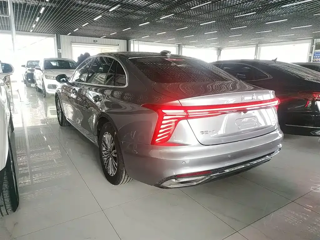 Hongqi H5 — фото 10