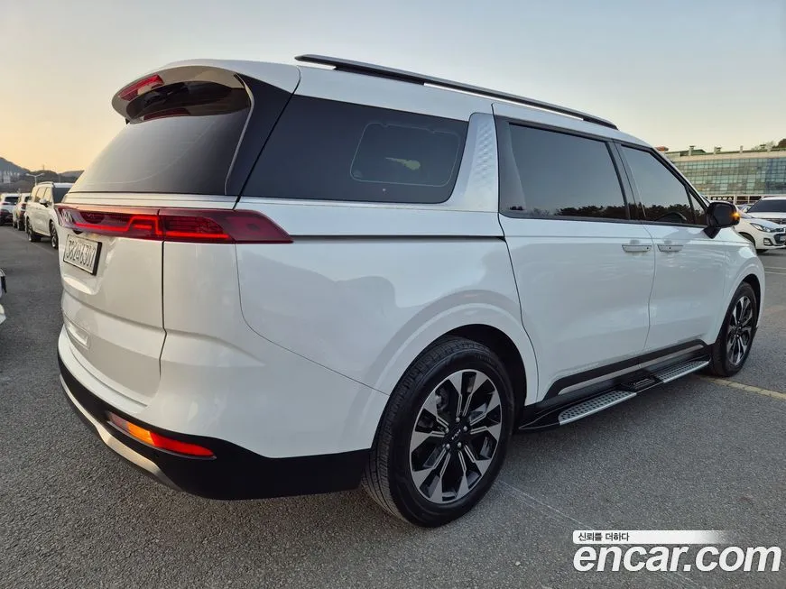 Kia Carnival — фото 4