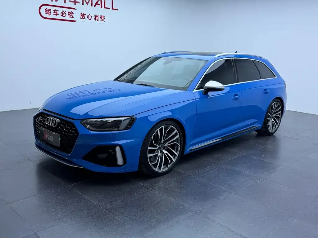 Audi RS 4 — фото 1