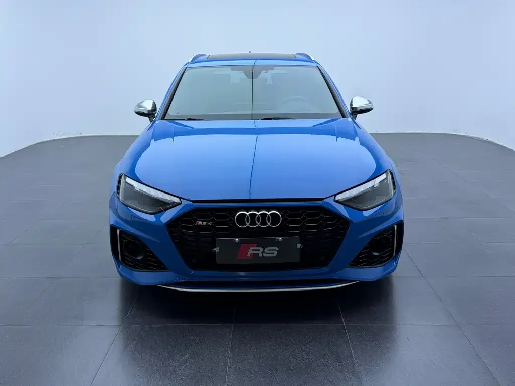 Audi RS 4 — фото 5