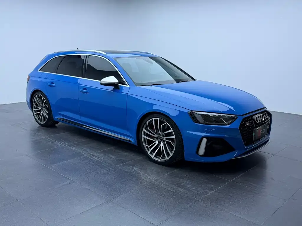 Audi RS 4 — фото 9