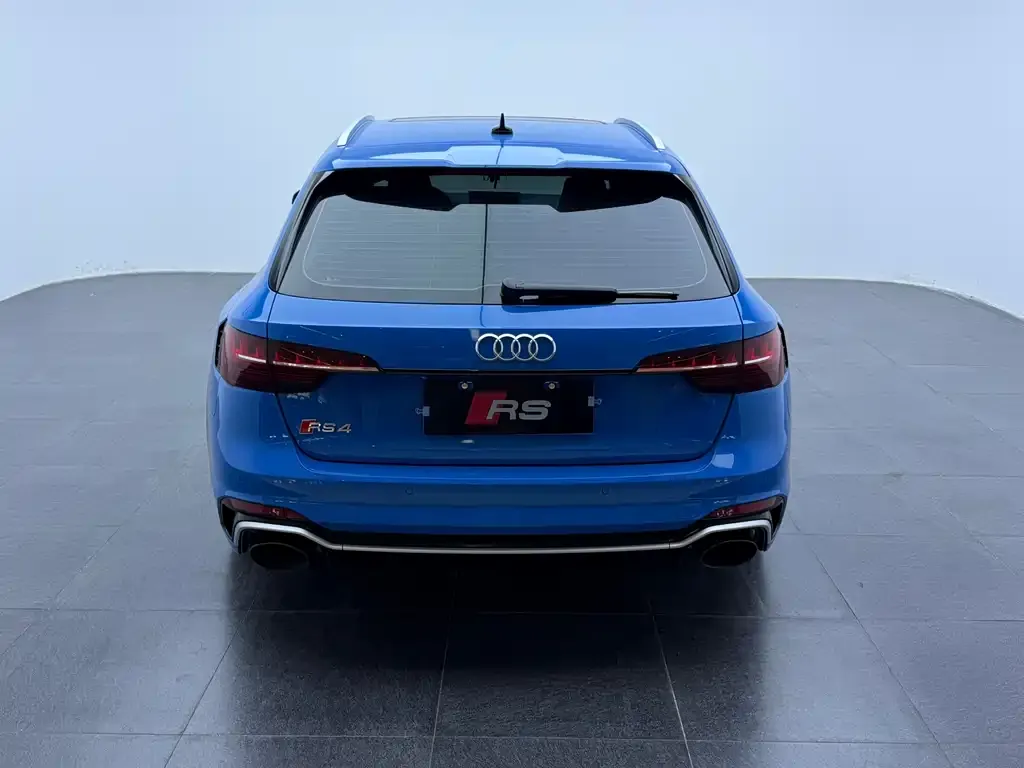 Audi RS 4 — фото 2