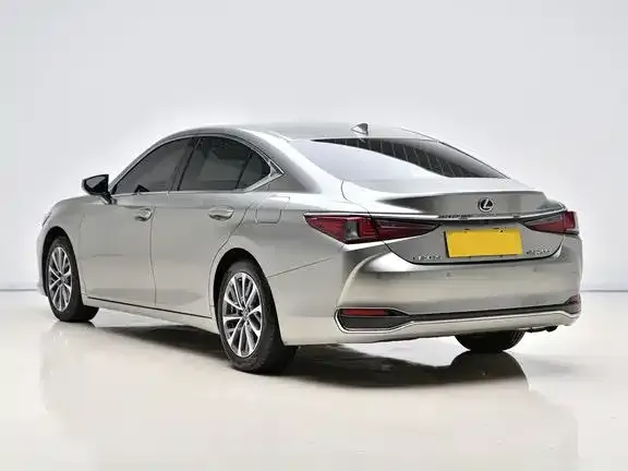 Lexus ES — фото 9