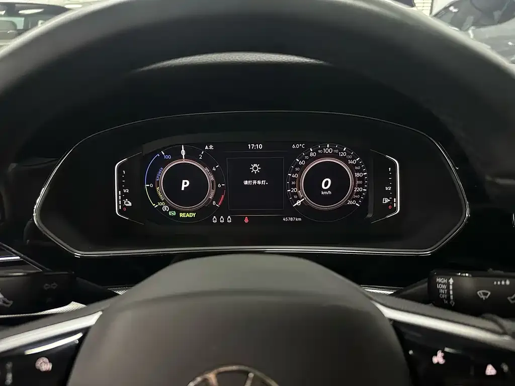 Volkswagen Passat New Energy — фото 2