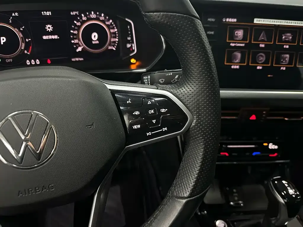 Volkswagen Passat New Energy — фото 9