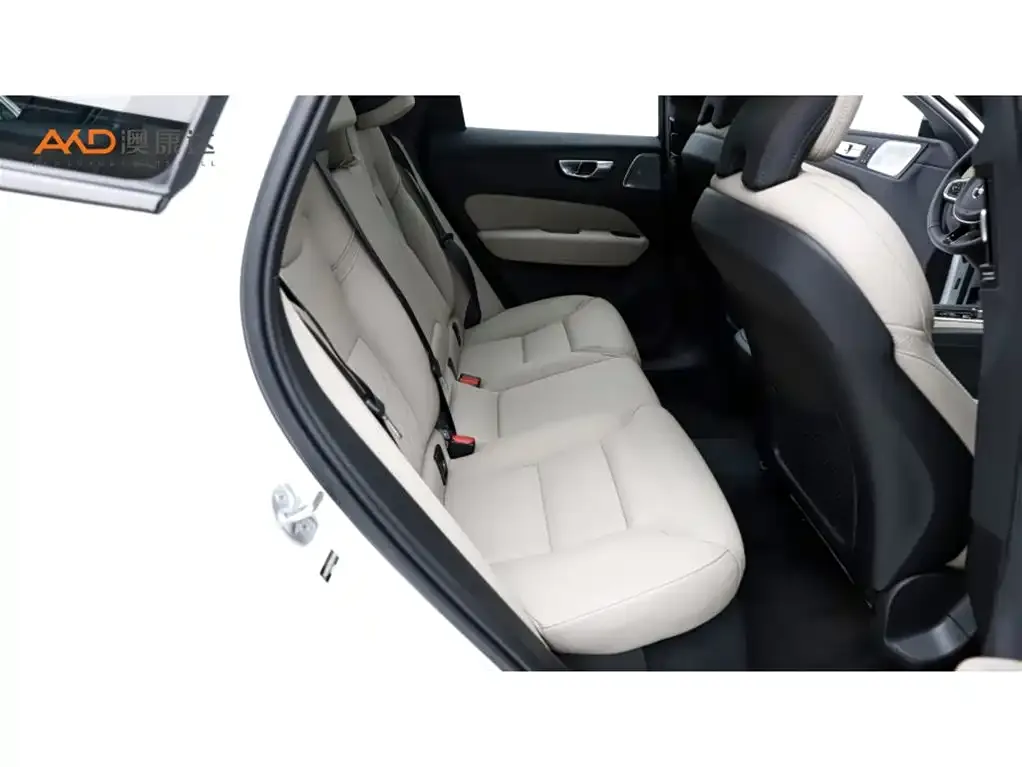 Volvo XC60 — фото 4