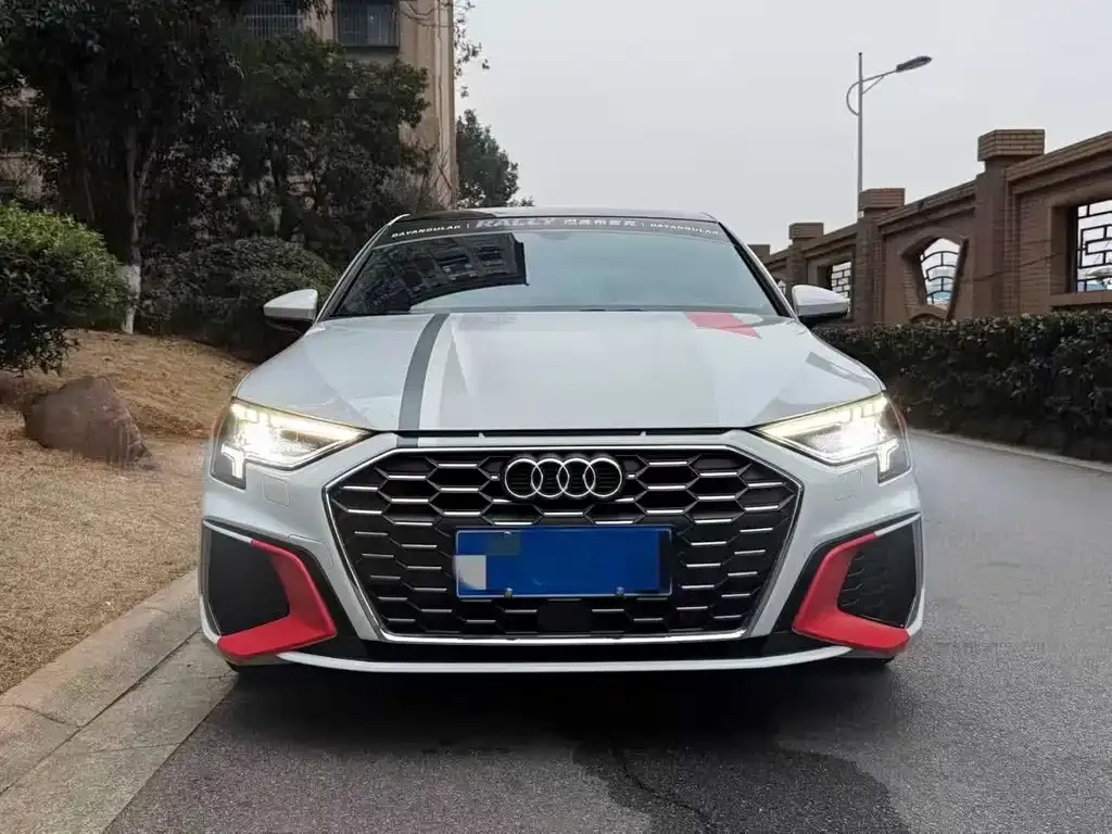 Audi A3 — фото 1