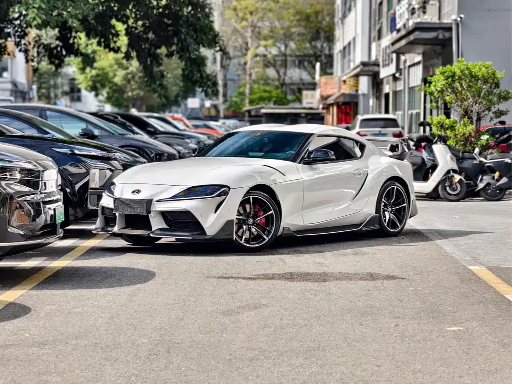 Toyota Supra — фото 1