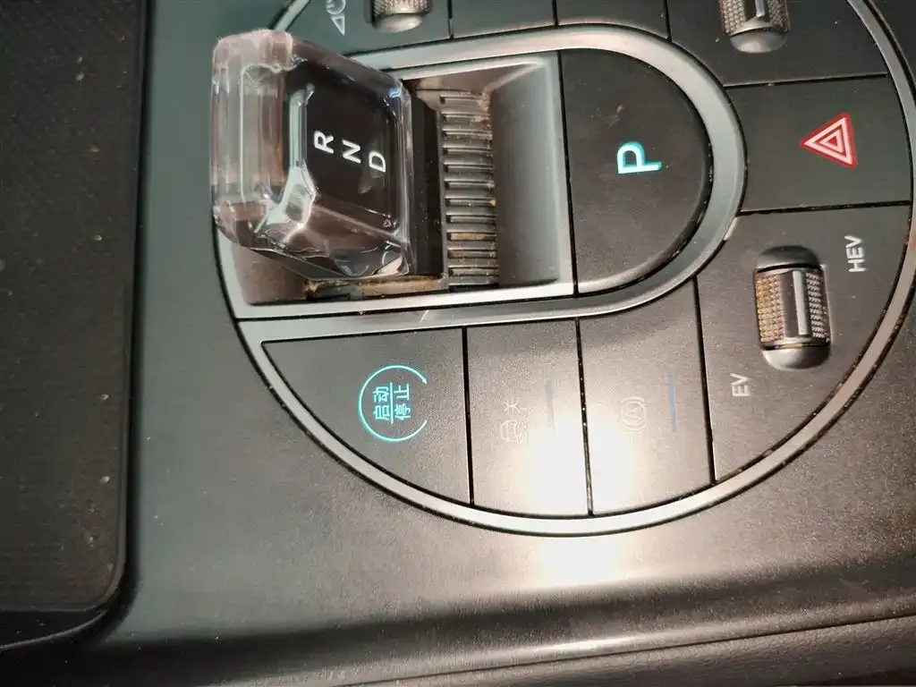 BYD Seal 05 DM-i — фото 9