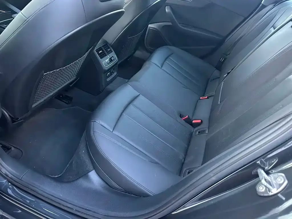 Audi A4 (Import) — фото 2