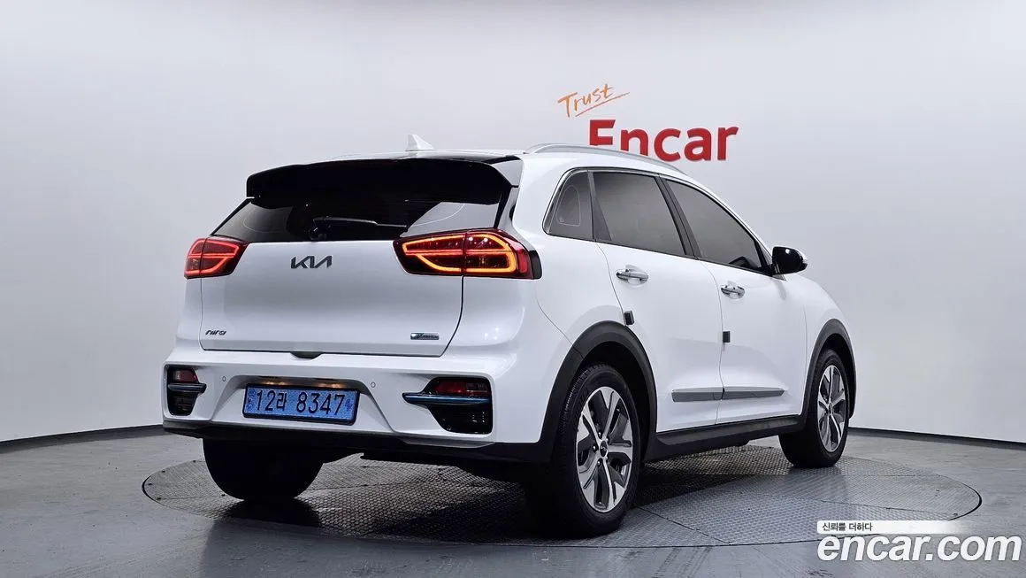 Kia Niro — фото 9