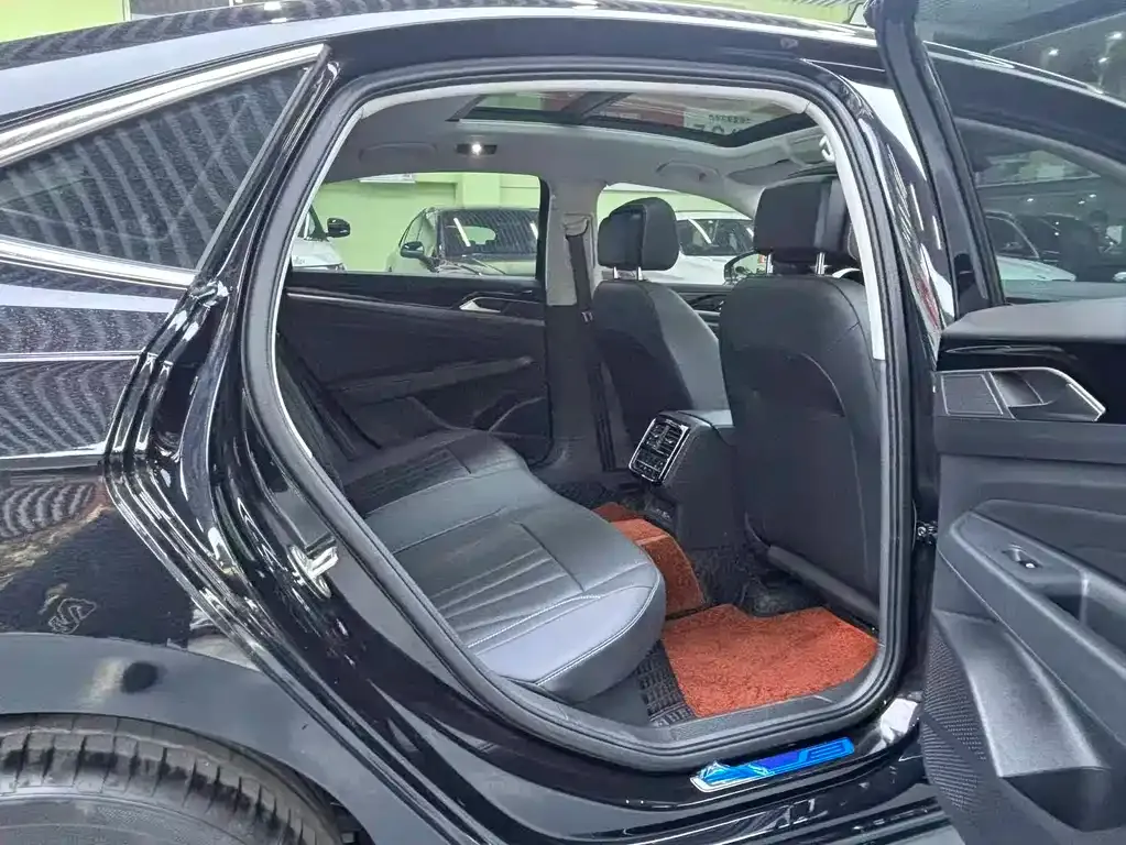 Volkswagen Passat — фото 5