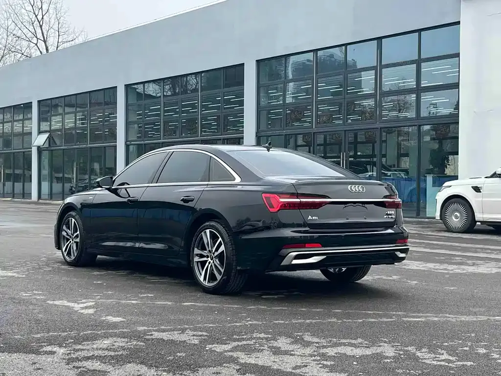 Audi A6L — фото 9
