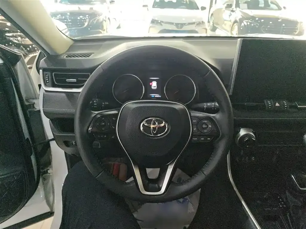 Toyota Wildlander — фото 10