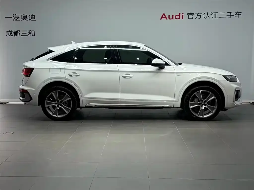Audi Q5L Sportback — фото 4