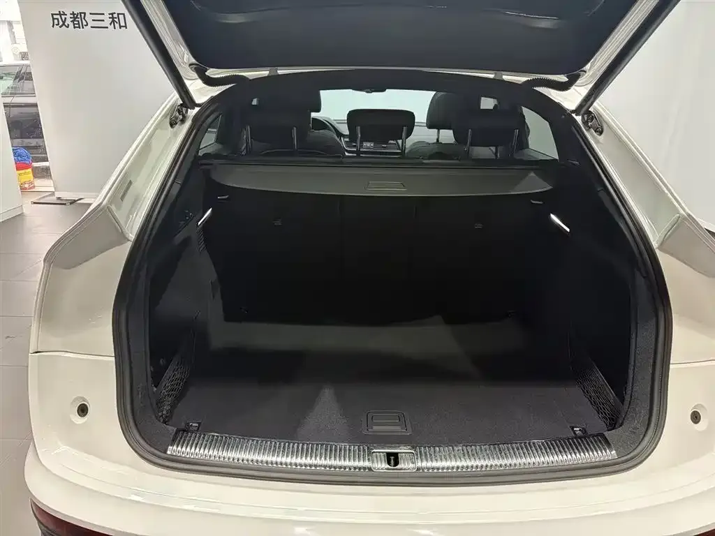 Audi Q5L Sportback — фото 8