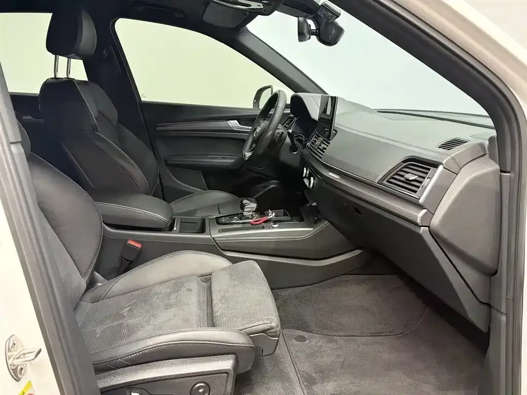 Audi Q5L Sportback — фото 2