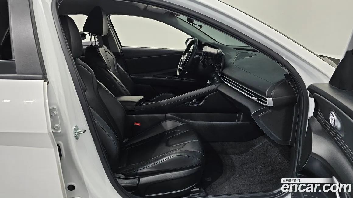 Hyundai AVANTE — фото 2