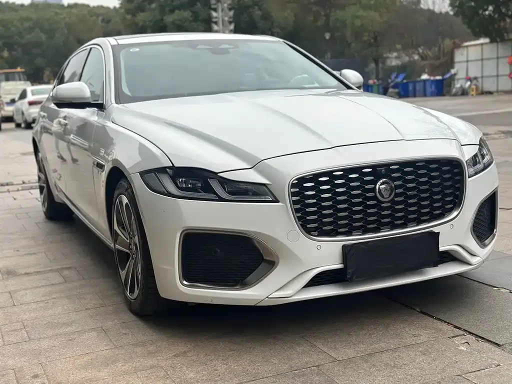 Jaguar XFL — фото 2
