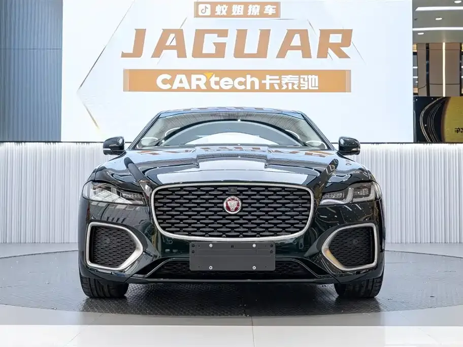 Jaguar XFL — фото 1